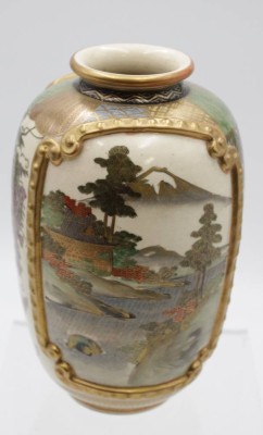 Auktion 341<br>Vase, Japan, gemarkt, Geisha und Landschaftsdekor. ca. H-19cm. [1]