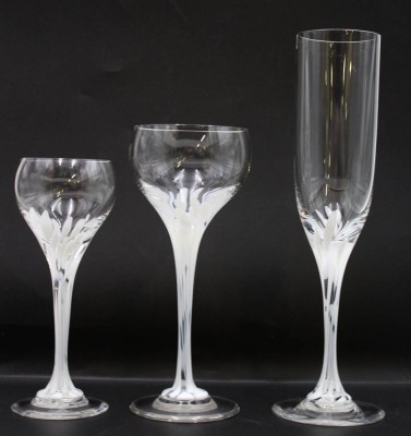 Auktion <br>24tlg. Gläsersatz, Rosenthal studio-linie, Schneeblume, 8x Sektflöten, 5x Weingläser, 11x Süsswein, Sekt ca. H-22,9cm. [1]