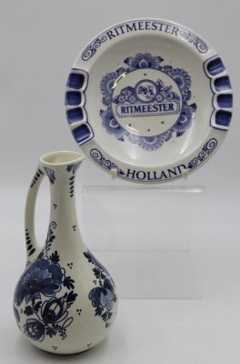 Auktion <br>Henkelvase und Werbeascher 