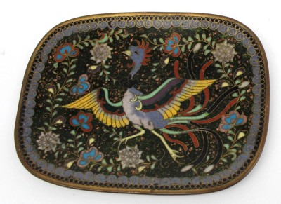 Auktion 341<br>kl. Cloisonne-Schale mit Fantasie-Vogel, wohl China, Altersspuren, 8,5x12 cm, Unterseite mit Abplatzer [1]
