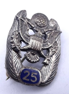 Auktion <br>Original US Army 25 Jahre , aus Silber , Anstecker , Maße H. 1,7 cm ,B. 1,4 cm , 2,5 g [1]