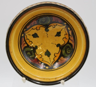 Auktion <br>bäuerl. Schale, wohl Osteuropa, H-6cm D-18,5cm. [1]