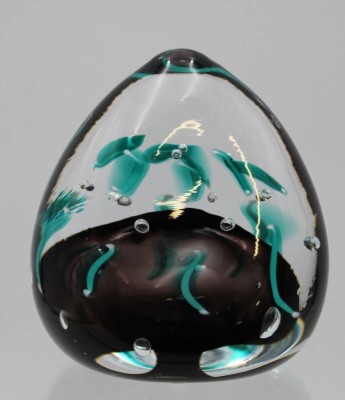 Auktion <br>signiertes Paperweight, Schweden, dat. 1987, H-11cm B-10,5cm. [1]