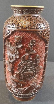 Auktion 369<br>gr. Rotlack-Vase, älter, gut erhalten, H-20 cm, wohl China [1]