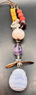 Auktion 369<br>Kautschuk Halskette mit Koralle, Perlen, Granat, Achat, Amethyst und Halbedelsteinen, L. 56cm, ca. 48 gr [1]