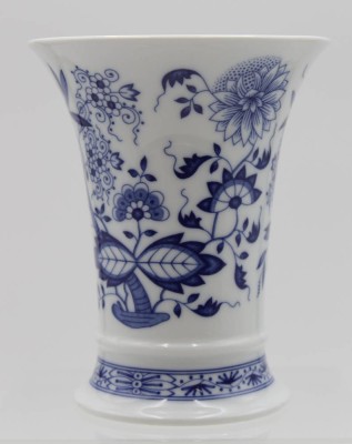 Auktion <br>Kratervase, Hutschenreuther, Zwiebelmuster, H-15,2cm, 1x Schleifstrich [1]