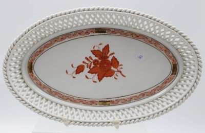 Auktion 343<br>ovale Schale, Herend, Apponyi rot, H-3,8cm B-26,5cm T-16cm. [1]