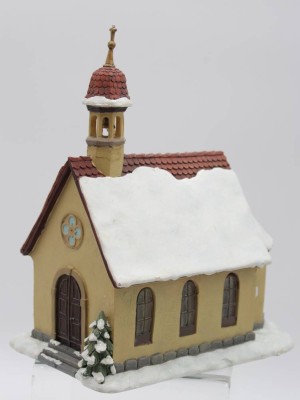 Auktion <br>Winter-Kirche, Hummel/Goebel, Kunstmasse, ca. H-24,5cm B-21,5cm T-16,5cm. [1]