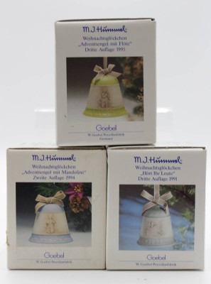 Auktion <br>3x div. Weihnachtsglocken, Hummel/Goebel, 1991, 1994 u. 1995, orig. Kartons, ca. H-7,5cm. [1]