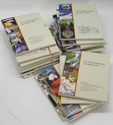 Auktion <br>Konvolut Gedenkausgaben , Kupfer Nickel mit 999er Silberveredelung, ca. 20 Stück [1]