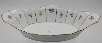 Auktion <br>ovale Schale, Fürstenberg, Greque, H-6,7cm B-31,3cm. [1]