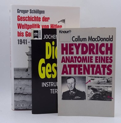 Auktion <br>Drei div. Bücher, Weltpolitik, Gestapo und Anatomie eines Attentats [1]