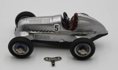 Auktion <br>Silberpfeil, Schuco Studio, Nr. 2098, Schlüsselwerk läuft, H-5,5cm L-14cm. [1]