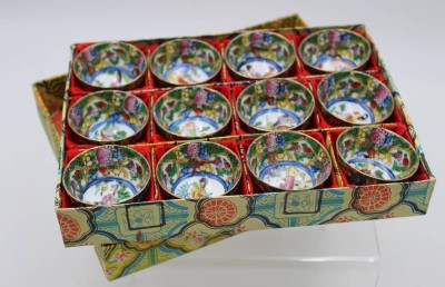 Auktion <br>12x kl. Schälchen, China, bunt bemalt, orig.Karton, je H-2,5cm D-5cm [1]