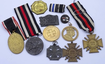 Auktion <br>Konvolut Orden / Abzeichen/ Anstecker [1]