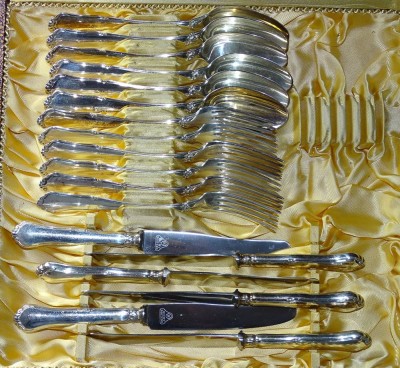 Auktion <br>800er Silber Besteck in Kasten, für 6 Personen, ohne Messer zus. 585g. [1]