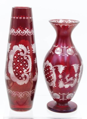 Auktion <br>2x div. Vasen, wohl Böhmen, beschliffen, 1x oberhalb Chip, ca. H-18 u. 20,3cm. [1]