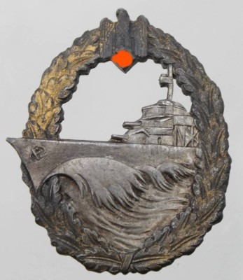 Auktion <br>Zerstörer-Kriegsabzeichen, 3. Reich, verso Hersteller [1]
