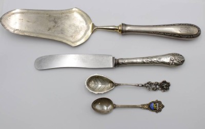 Auktion <br>4tlg Konvolut, 2x Silber und 2x Silbergriffe, älter, Gebrauchsspuren, ca. L-28cm [1]