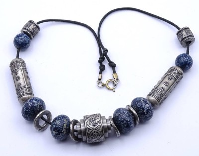 Auktion <br>Modeschmuck Halskette, Kunststoff, L. 53cm [1]