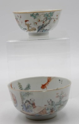 Auktion <br>2 div. Schalen, China, je gemarkt, figürlich bemalt, älter, 1x Rand bestossen, ca. H-7cm 13cm [1]