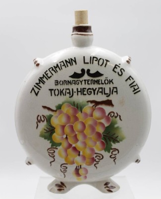 Auktion <br>Weinflasche, Ungarn, Holloházam, Hals bestossen, H-26cm. [1]