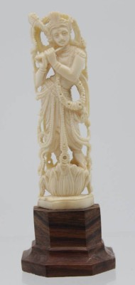 Auktion 343<br>kl. indische Figur einer Gottheit auf Holzsockel, Bein, älter, ca. H-13cm. [1]