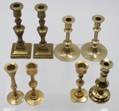 Auktion <br>8x div. kl. Messing-Leuchter, ca. H-7cm. [1]