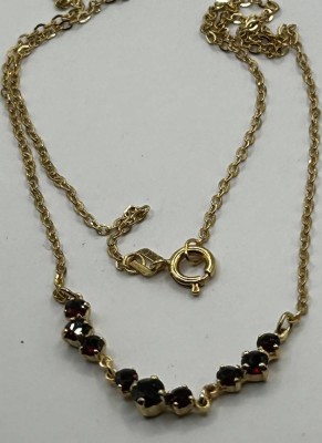 Auktion 349<br>Granat Collier, Normgold,sog.Viertelgold 250/1000, Neuware, L- ca 42 cm, 2,4 gr. [1]