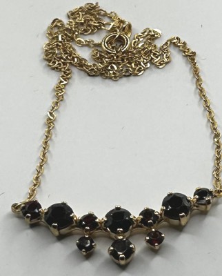 Auktion 371<br>Granat Collier, Normgold,sog.Viertelgold 250/1000, Neuware aus Juweliersauflösung, L-ca. 40 cm, 3,,4 gr [1]