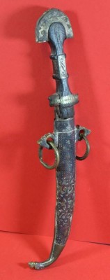 Auktion 366<br>Krummdolch in Messingscheide, L-38 cm, Gebrauchsspuren [1]