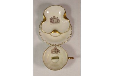 Auktion <br>Mokkatasse mit U.T. und kl. Ascher, Ansicht Eisenstadt, Tasse H-4,6cm. [1]