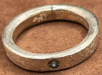 Auktion 373<br>Ring, signiert und beschriftet von Hand 