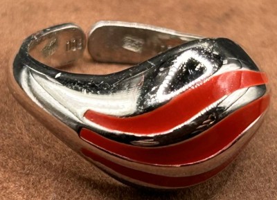 Auktion 373<br>offener Silberring-800-, rote Emaille, 3,7 gr. [1]