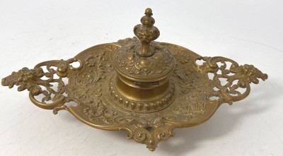 Auktion 345<br>gr. Gründerzeit-Tintenfasshalter, Bronze, H-11 cm, 27x16 cm [1]