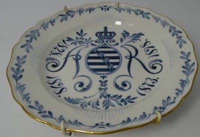 Auktion 364<br>Meissen Teller 1898 Albert von Sachsen 25 J. König, Punktschwerter, 1.Wahl, D-24 cm [1]