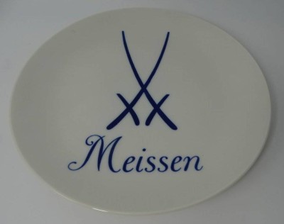 Auktion 352<br>Teller mit Meissen Schwerter, 1.Wahl, D-25 cm [1]