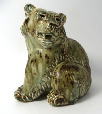 Auktion 364<br>sitzender Bär 
