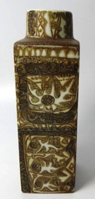 Auktion <br>Fajence Künstlervase 