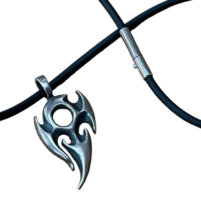 Auktion 356<br>Lederband mit Silber-925- Anhänger und Schliesse [1]