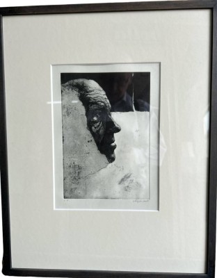 Auktion 364<br>unleserl. sign. Radierung, Portrait, E.A. orig. Radierung, ger/Glas, RG 54x42,5 cm [1]