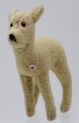 Auktion 370<br>Reh von Petz, älter, H-1705cm. [1]