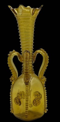 Auktion 351<br>hohe bernsteinfarbene Vase, wohl Vidrios Gordiola, H-33 cm [1]