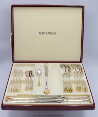 Auktion 347<br>Besteck, 800er Silber, Robbe & Berking, Rosenmuster, ohne Messer 814,06gr., 5x Löffel, 6x Messer, 6x Gabeln, 6x Kaffeelöffel und 6x Kuchengabeln [1]