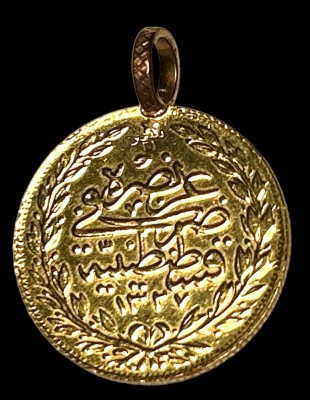 Auktion 347<br>Münzanhänger Gold-916-, 100 Piaster, Türkei, gehenkelt, Öse unechtes Material, zus. 7,4 gr. D-ca. 2,2 cm [1]