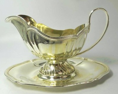 Auktion 347<br>grosse Silber Sauciere mit Unterteller, S-835- 