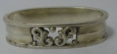 Auktion 347<br>massiver einzelner Serviettenring-925-, dat. 1944, Denmark, 22 gr., H-1 cm, D-4,8 cm [1]