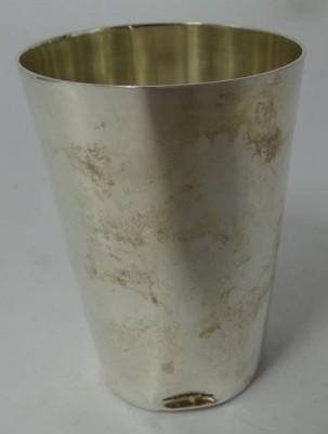 Auktion 347<br>kl. Silberbecher-835-, verdellt, H-7 cm, 34 gr. [1]