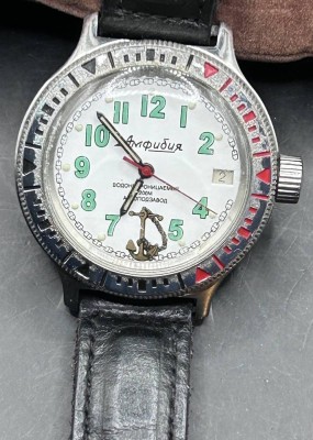 Auktion 356<br>russische Automatik-Armbanduhr mit Ankerdarstellung, Werk läuft, Lederband [1]
