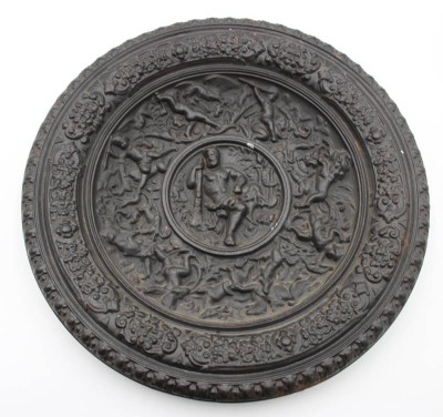 Auktion 347<br>eiserner Wandteller, um 1900, ungemarkt, D-40cm. [1]